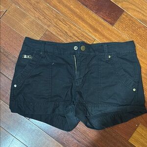 Old Navy Black Cargo Shorts with Sturdy Fabric and Casual Style